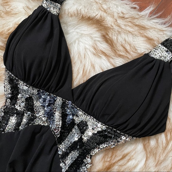 Betsy & Adam cutout sequin gown - Picture 6 of 7